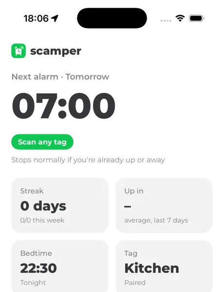Scamper's Today screen: the next alarm at 07:00, with tiles for streak, wake-up time, bedtime and tag